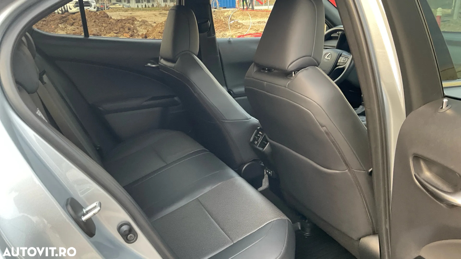 Lexus UX 250h 2.0L HEV 20H- (178 HP) 4X4 CVT Luxury - 16