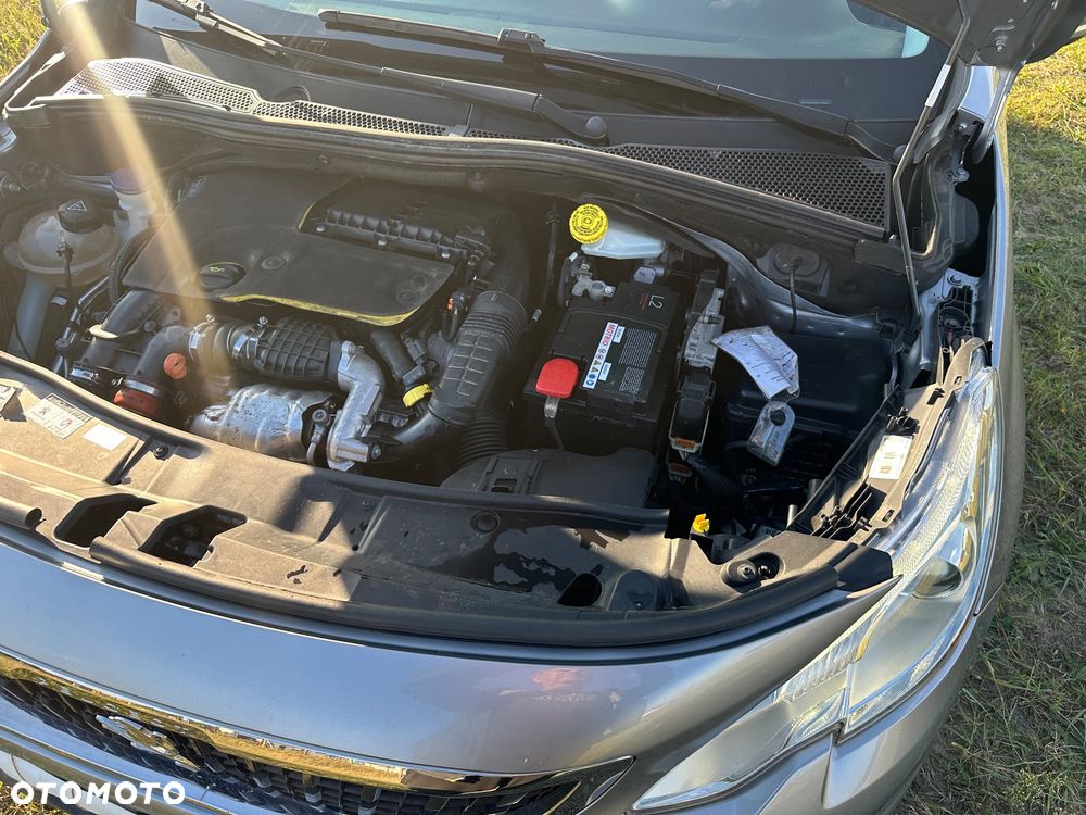 Peugeot 2008 1.6 BlueHDi Style - 17