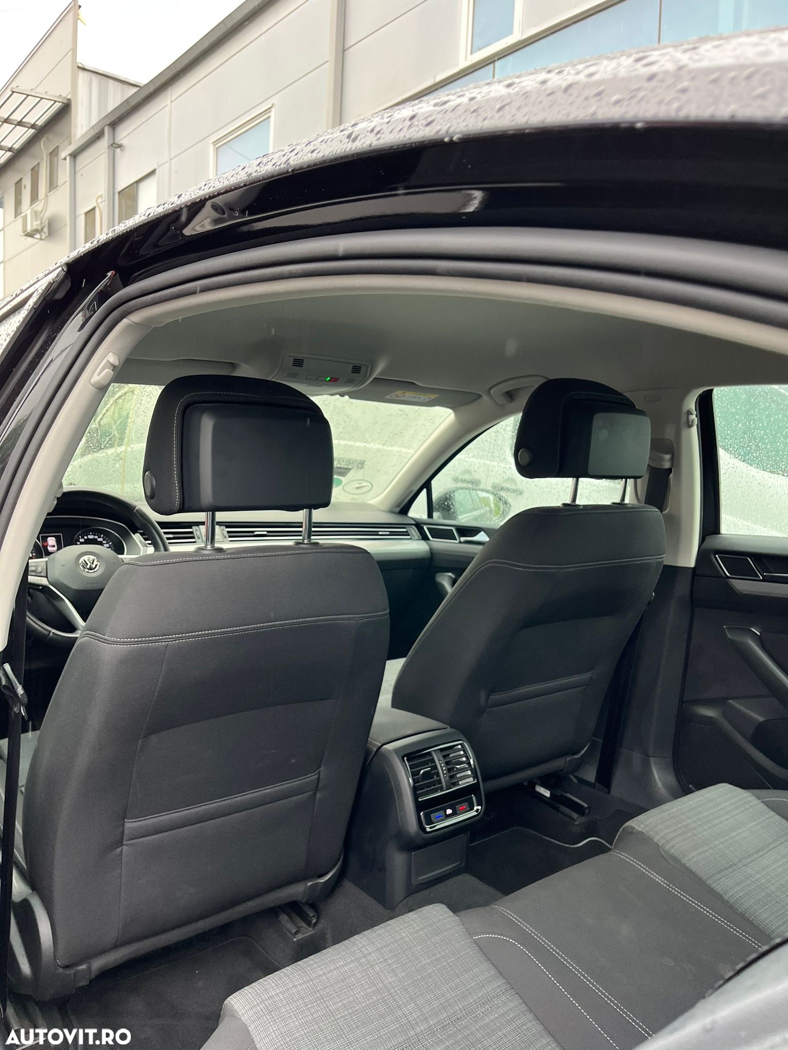 Volkswagen Passat - 28