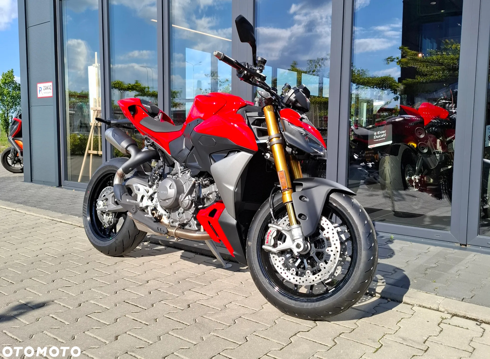 Ducati Streetfighter V2 - 8