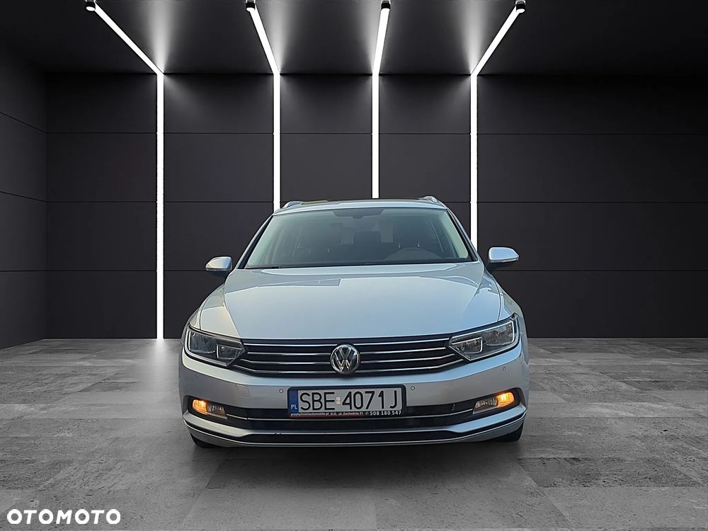 Volkswagen Passat - 4