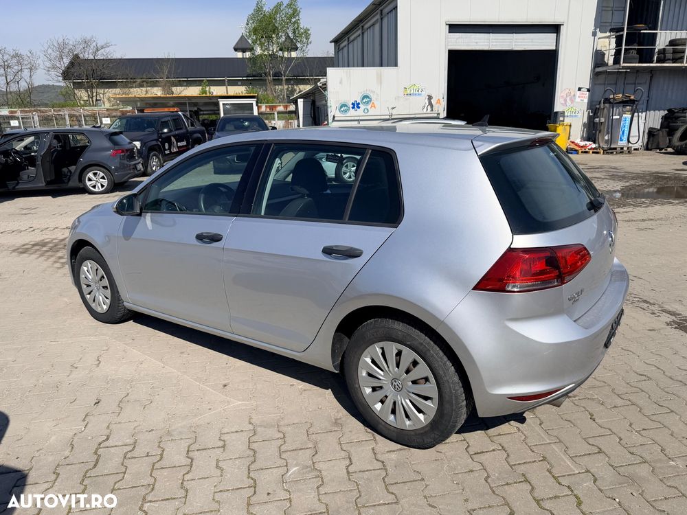 Volkswagen Golf 1.6 TDI BMT Comfortline - 11