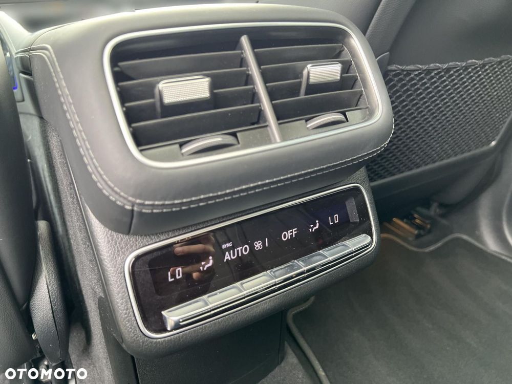 Mercedes-Benz GLS - 18