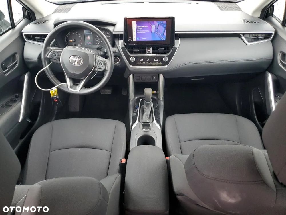 Toyota Corolla Cross - 9