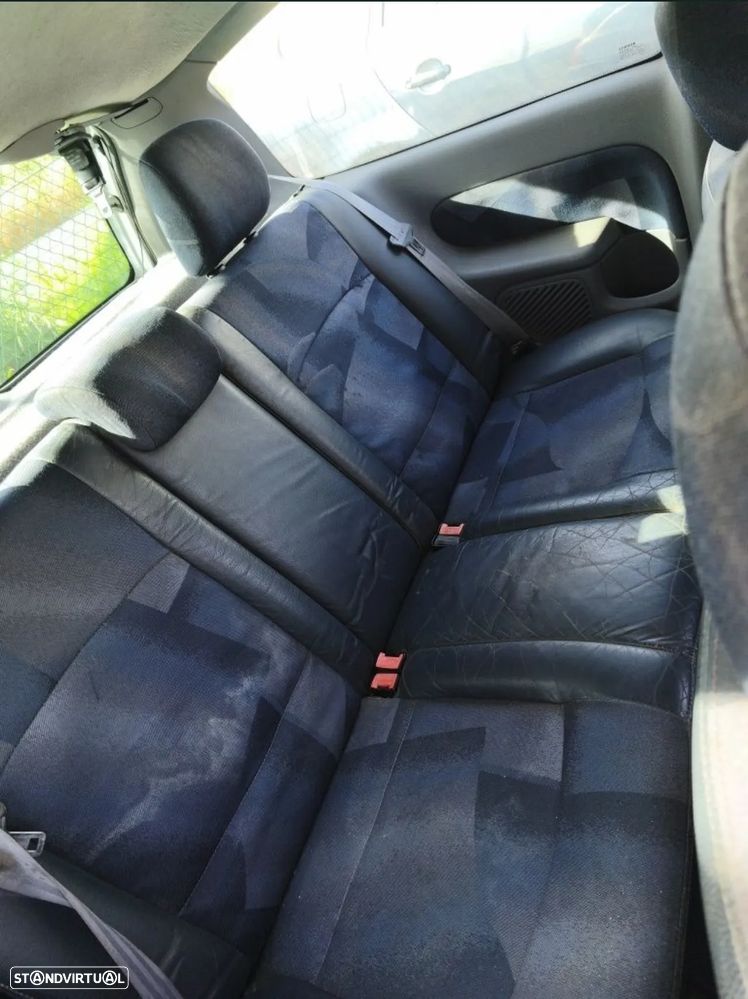 Renault Clio 1.4 16V Dynamique - 3