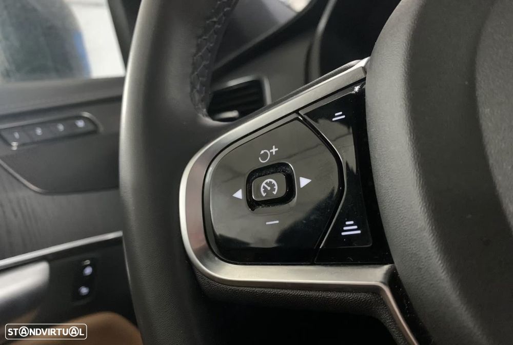 Volvo XC 90 D5 AWD Geartronic RDesign - 5