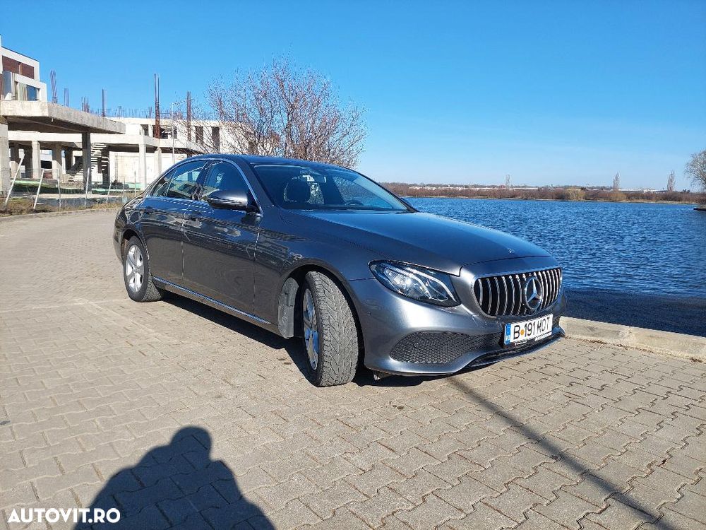 Mercedes-Benz E 200 4MATIC Aut. - 4