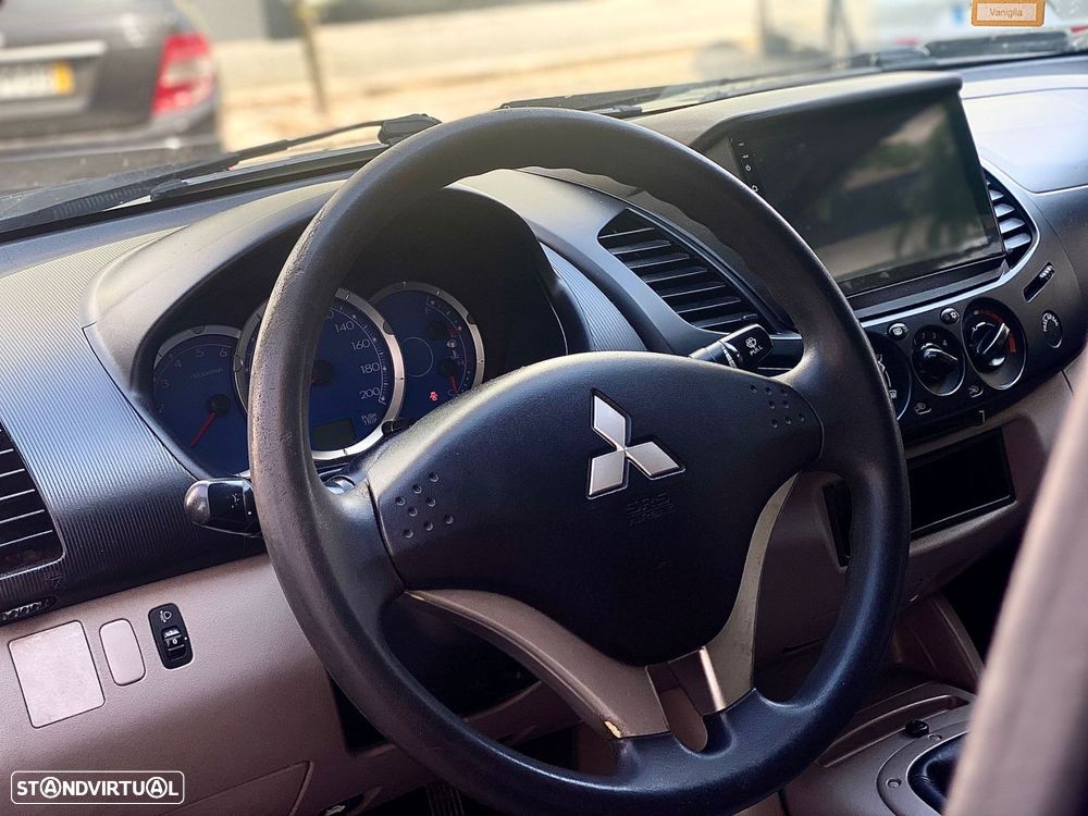 Mitsubishi L200 2.5 DI-D CD Intense - 10