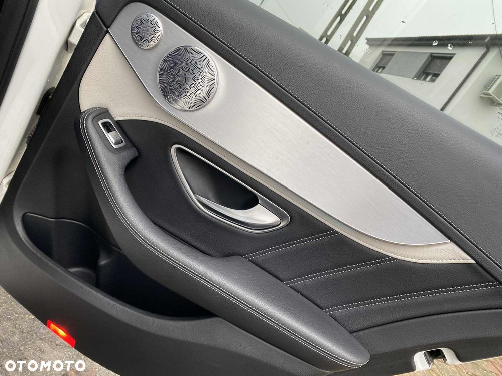 Mercedes-Benz Klasa C AMG 63 S AMG Speedshift 7G-MCT - 19