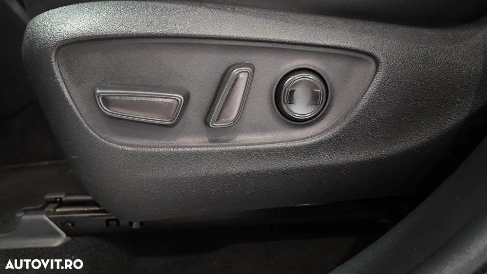 Toyota Highlander 2.5 L Dynamic Force 248CP Exclusive Pearly - 13