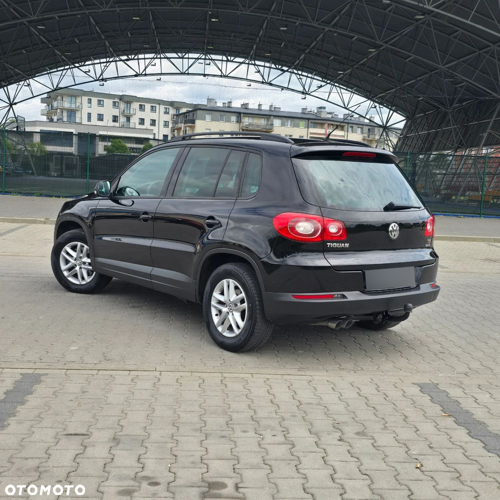 Volkswagen Tiguan - 16