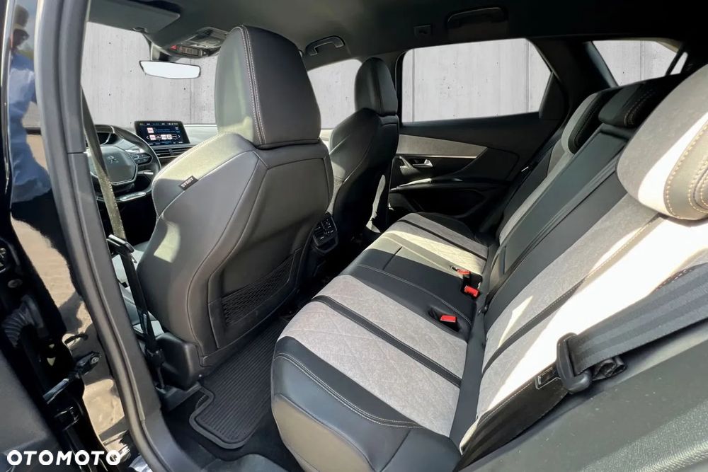 Peugeot 3008 1.6 PureTech HYbrid4 GT S&S EAT8 - 14