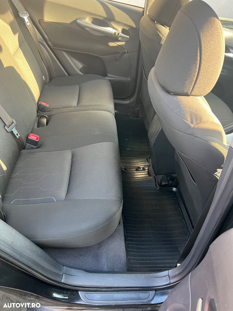 Toyota Auris - 11