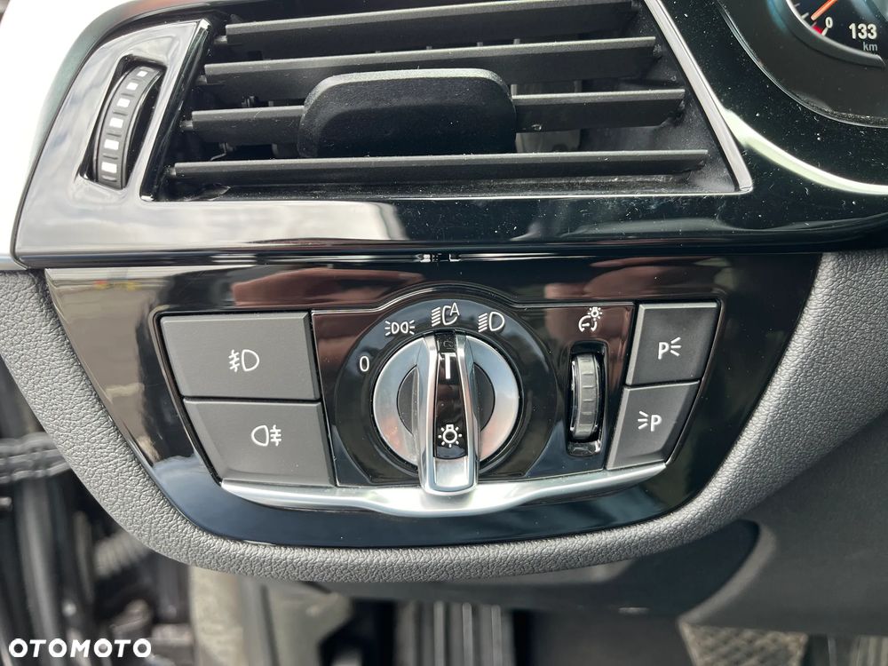 BMW Seria 5 520i Luxury Line - 27
