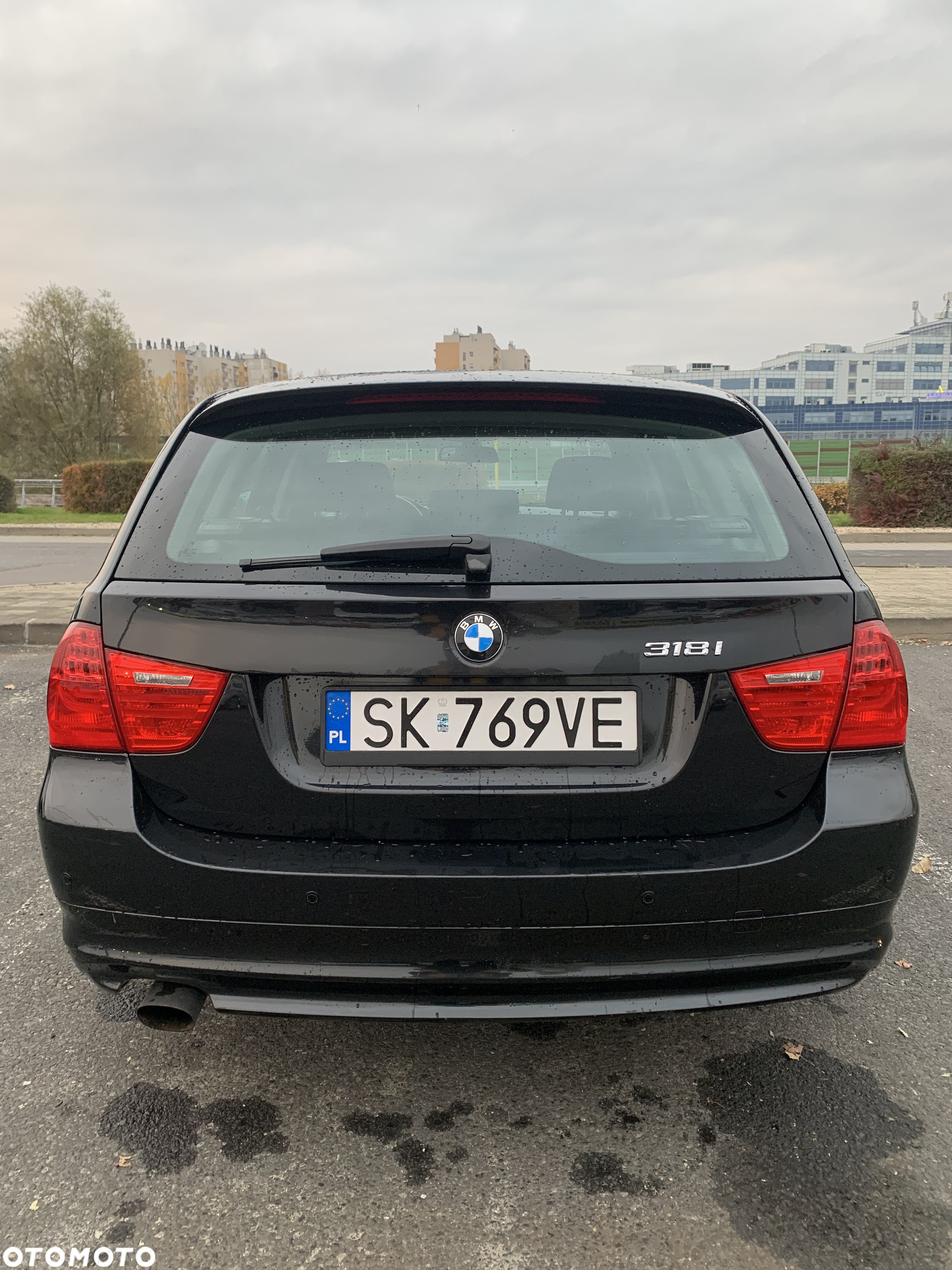 BMW Seria 3 318i Touring - 9