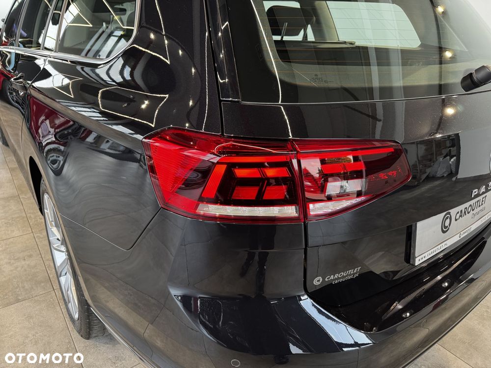 Volkswagen Passat - 12