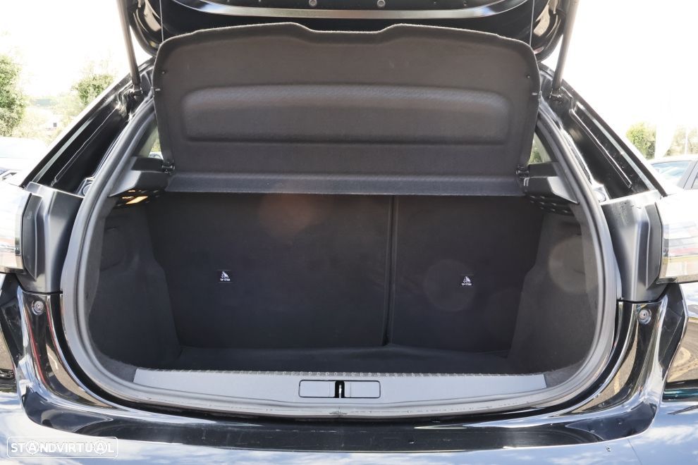 Peugeot 208 1.2 Hybrid Allure e-DCS6 - 18