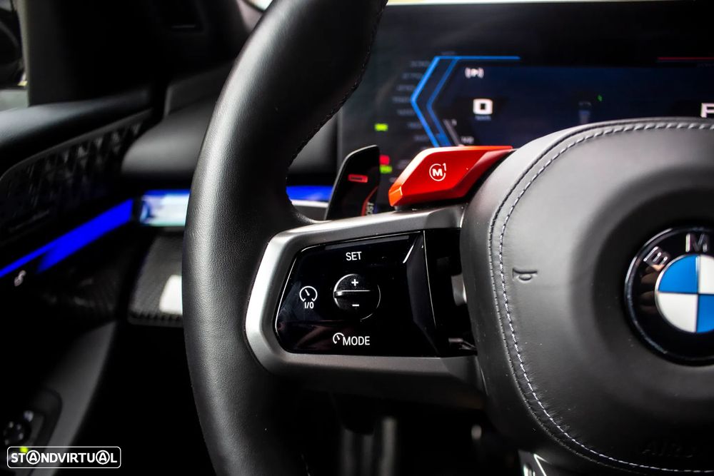 BMW M5 xDrive - 16