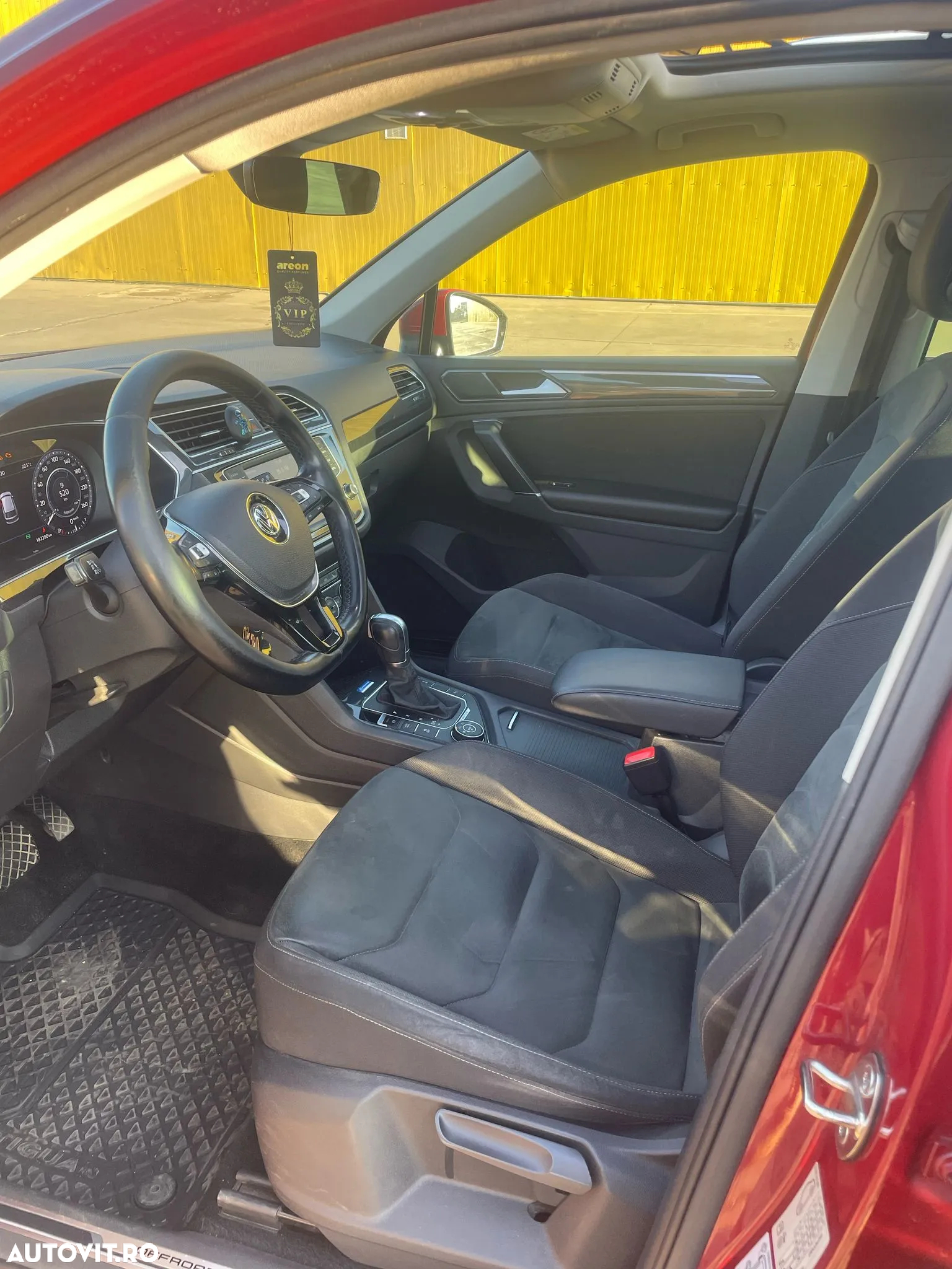 Volkswagen Tiguan 2.0 TDI DPF DSG 4Mot Comfortline - 7