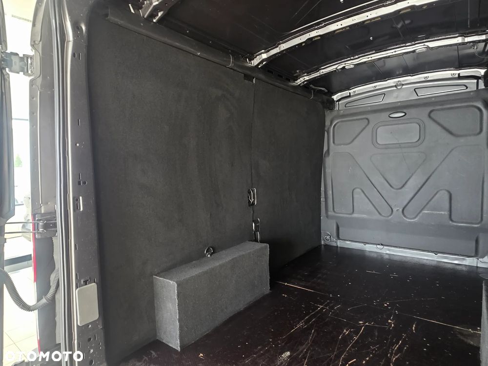 Ford Transit - 10