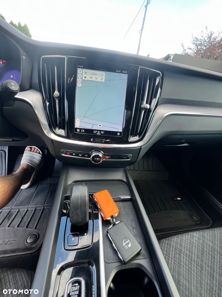 Volvo V60 B4 D Momentum Pro - 19