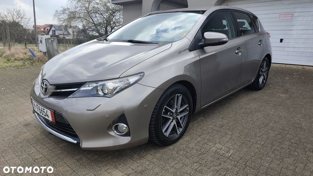 Toyota Auris 2.0 D-4D Luna - 3