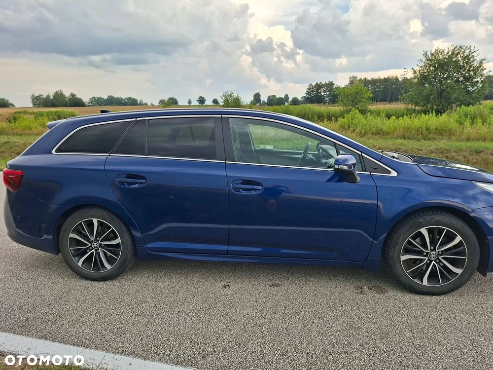 Toyota Avensis - 9