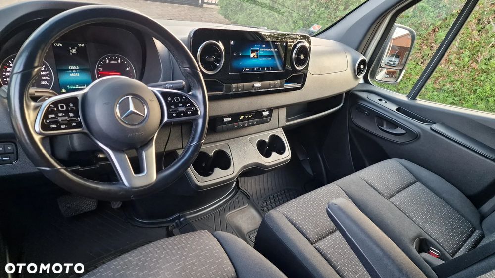 Mercedes-Benz Sprinter - 14