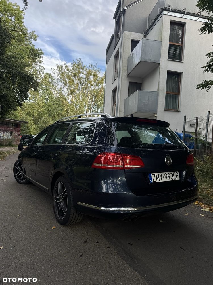 Volkswagen Passat - 4