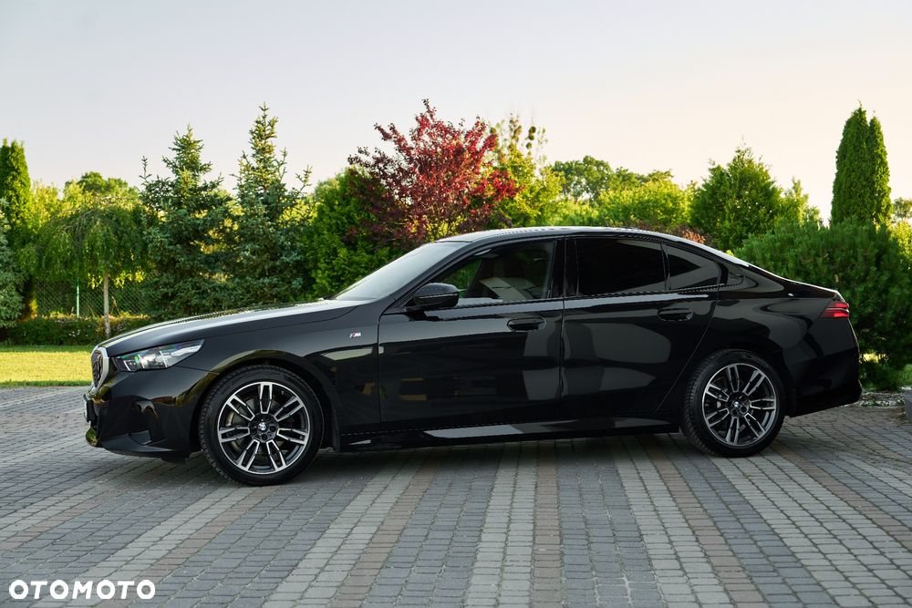 BMW Seria 5 520i mHEV M Sport sport - 3