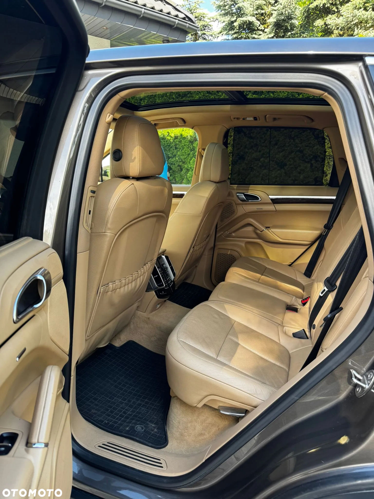 Porsche Cayenne - 16