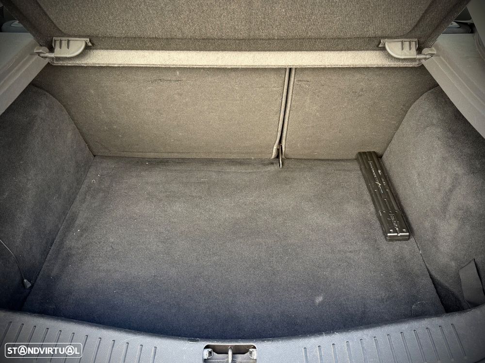 Ford Focus 1.4 16V Sport - 19