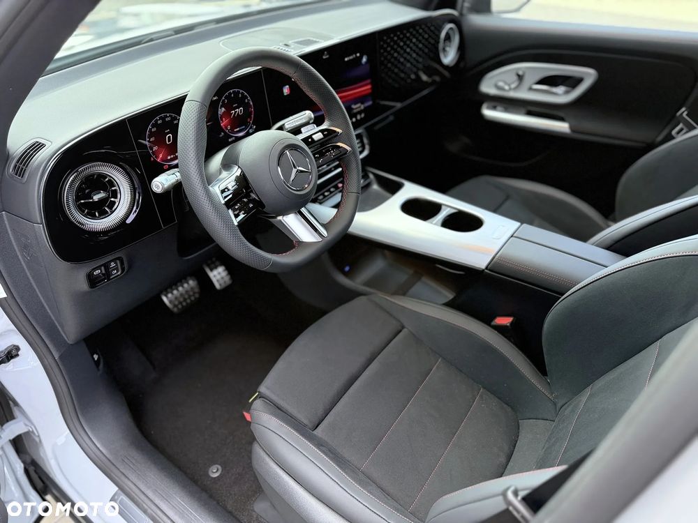 Mercedes-Benz GLB - 22