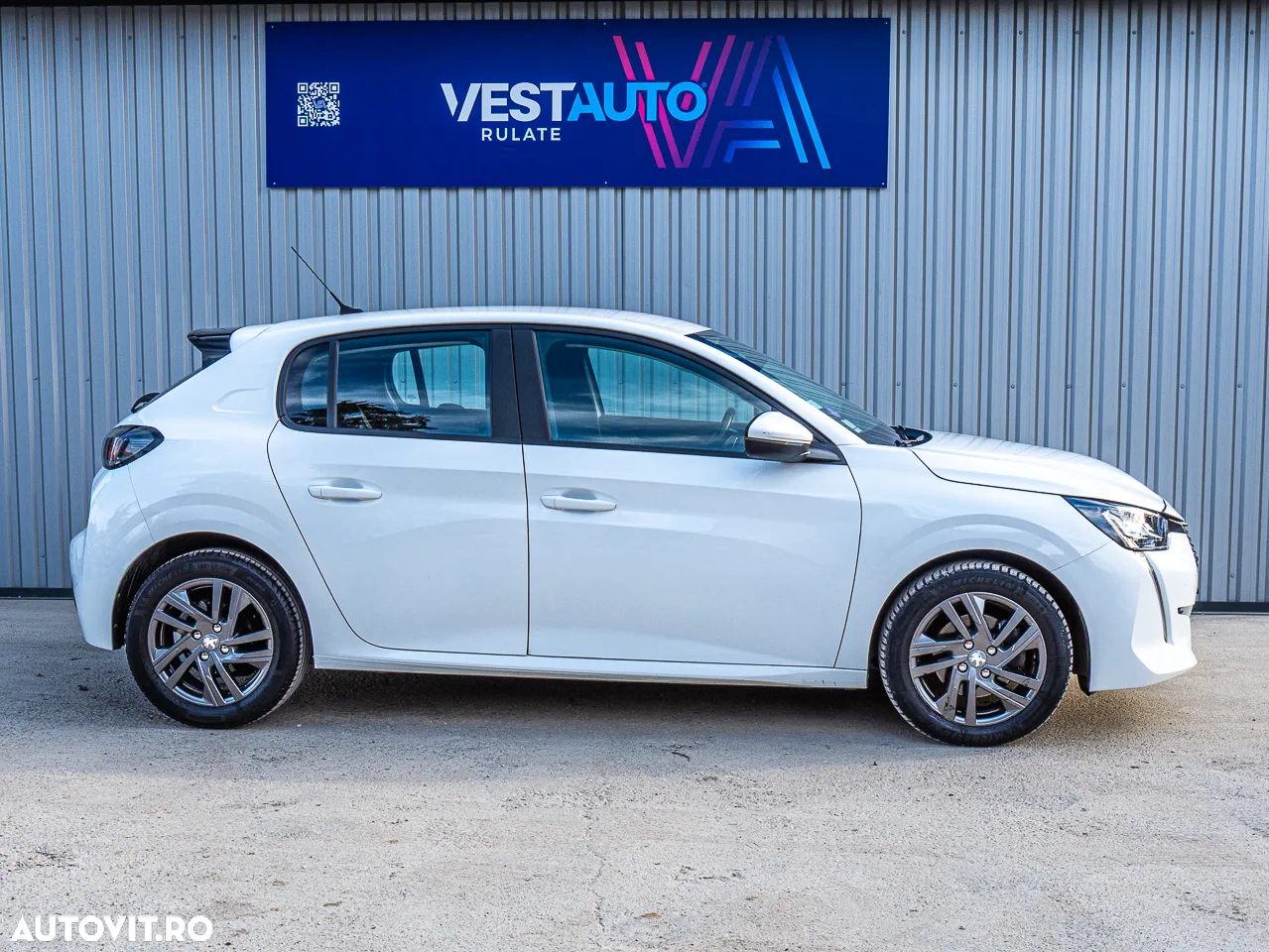 Peugeot 208 PureTech 100 EAT8 Allure - 26