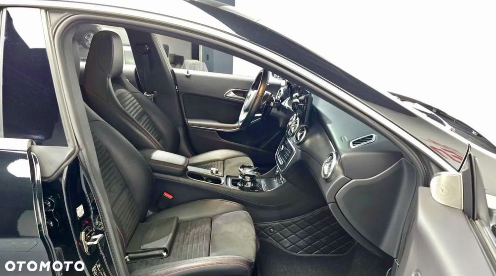 Mercedes-Benz CLA - 15