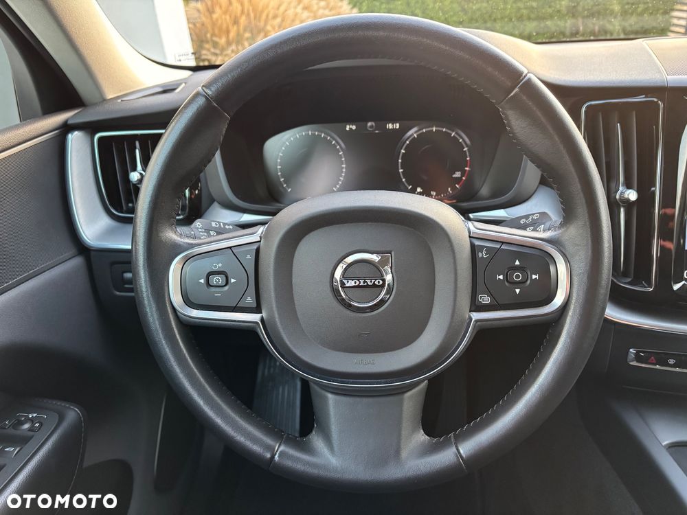 Volvo XC 60 B4 B Momentum Pro - 23