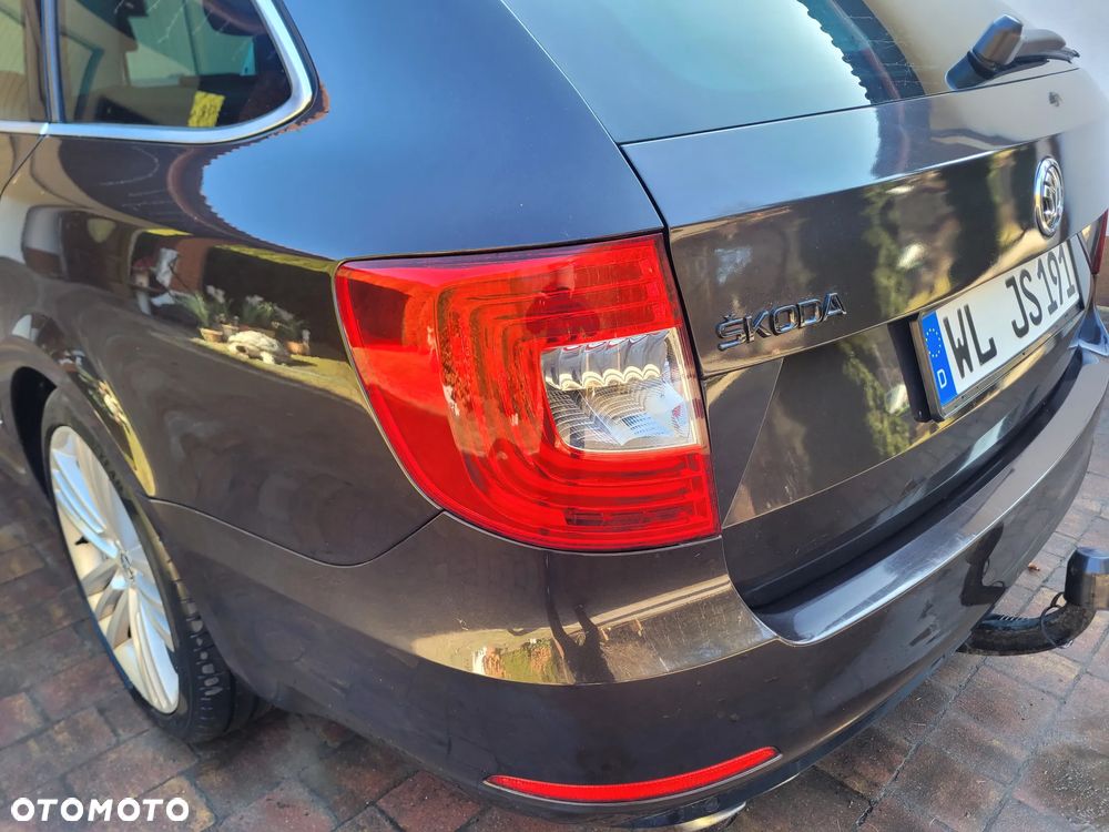 Skoda Superb 2.0 TDI Green tec DSG Elegance - 12
