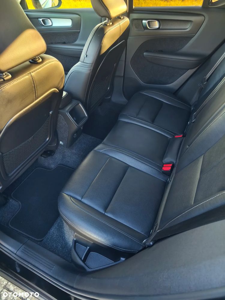 Volvo XC 40 T3 Momentum Pro - 9