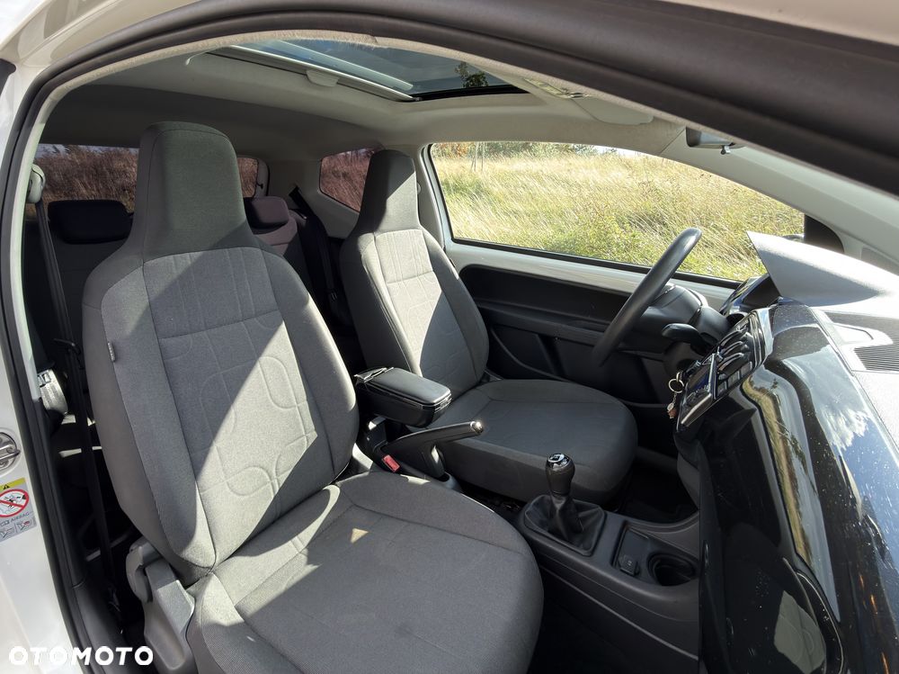 Volkswagen up! - 12
