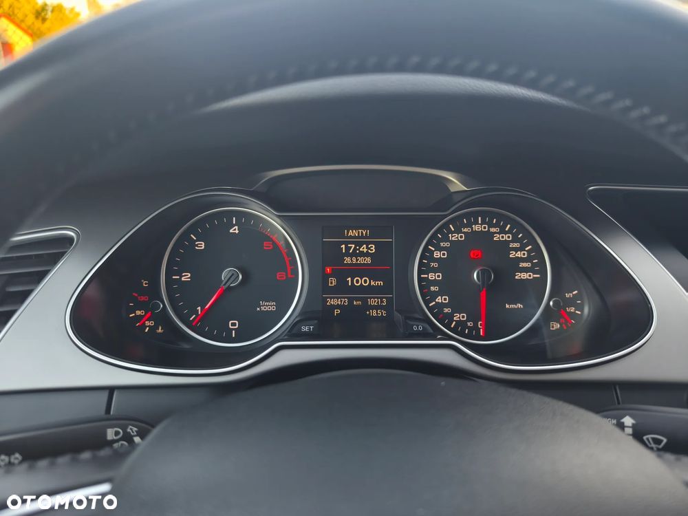 Audi A4 Avant 2.0 TDI Quattro S tronic - 30
