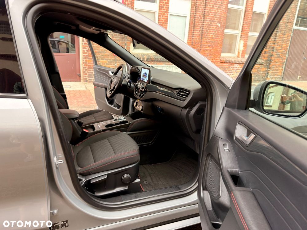 Ford Kuga 2.5P PHEV FWD ST-Line X - 23