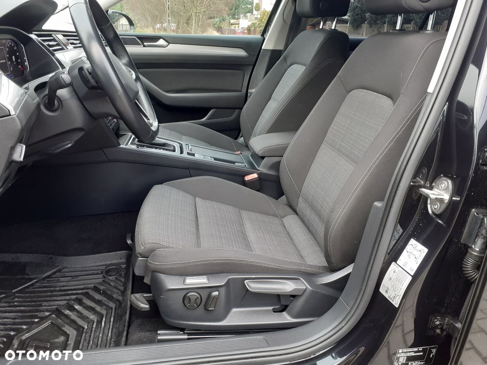 Volkswagen Passat - 23