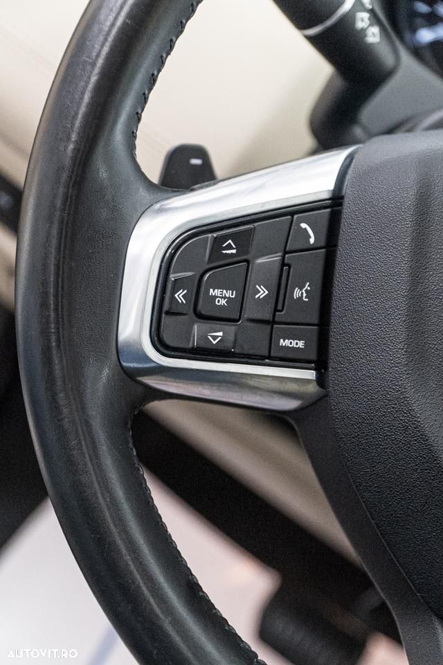 Land Rover Discovery Sport 2.0 l TD4 HSE Aut. - 18