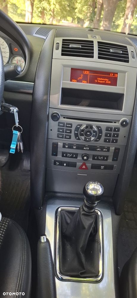 Peugeot 407 - 8