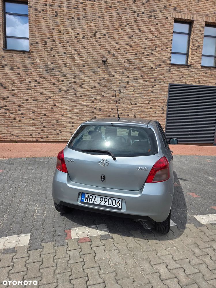 Toyota Yaris - 16