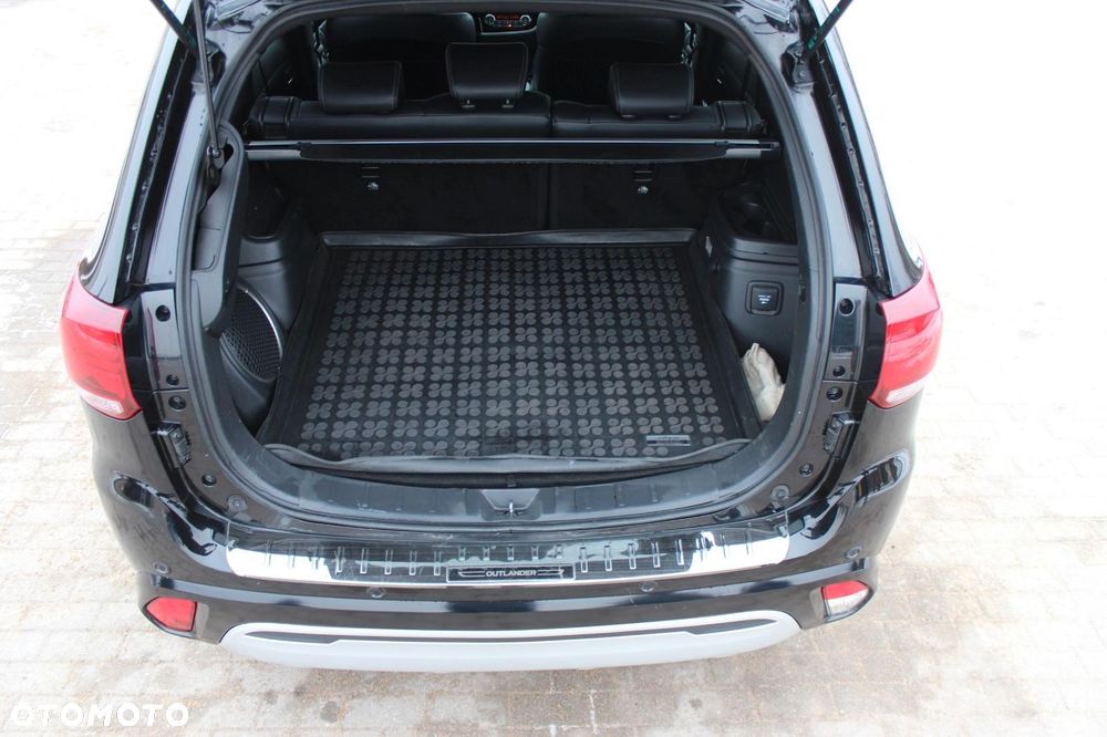 Mitsubishi Outlander 2.4 4WD Diamant+ - 6