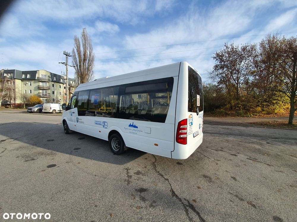 Mercedes-Benz Sprinter - 5