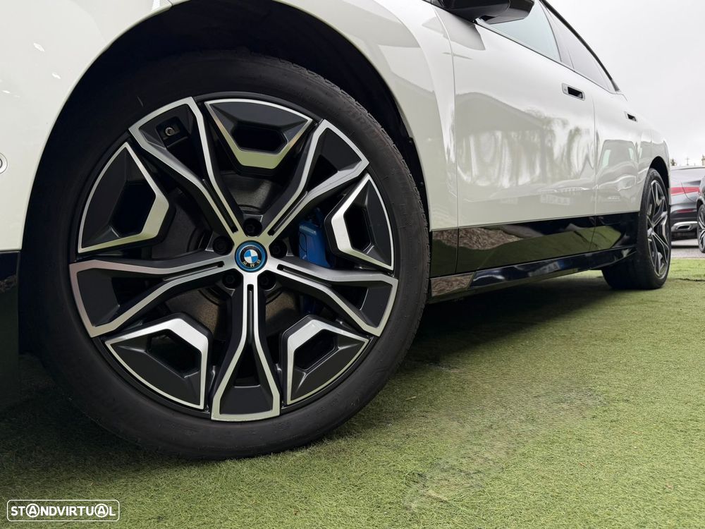 BMW iX xDrive 40 Pack Desportivo - 8
