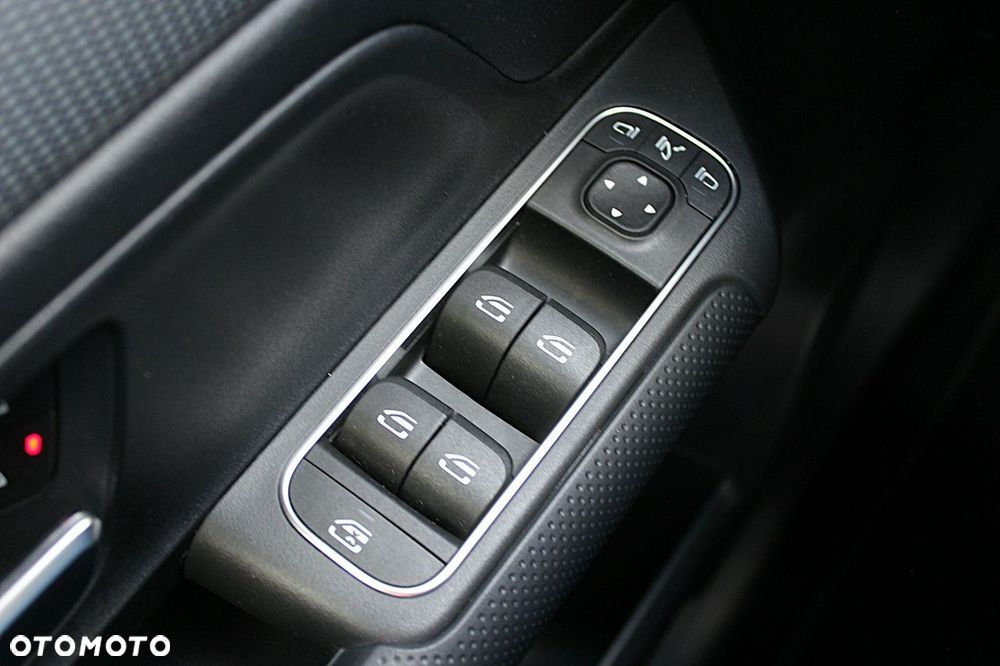 Mercedes-Benz GLB 200 d 8G-DCT - 30