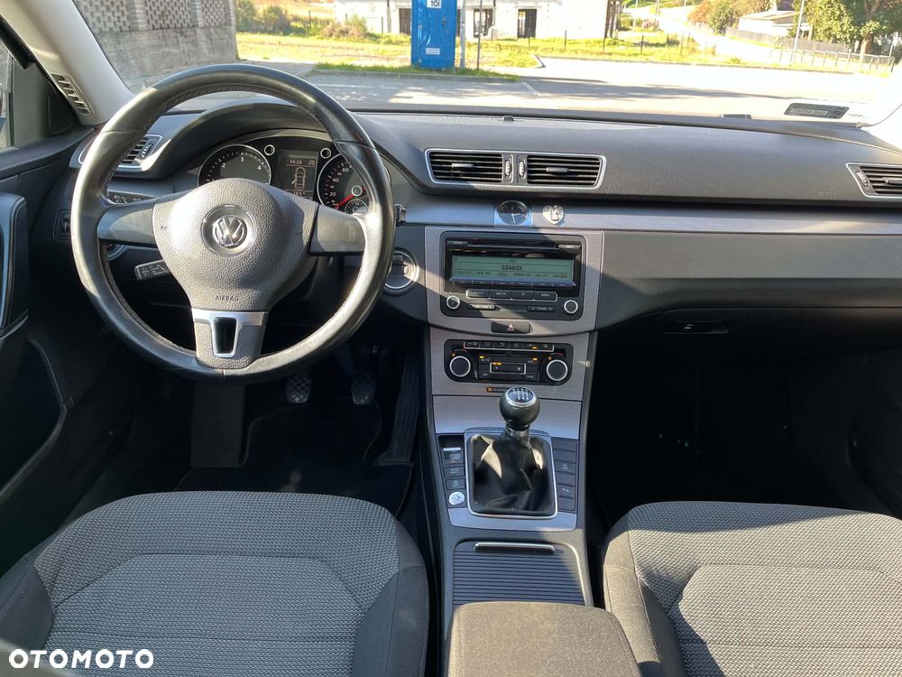 Volkswagen Passat - 5